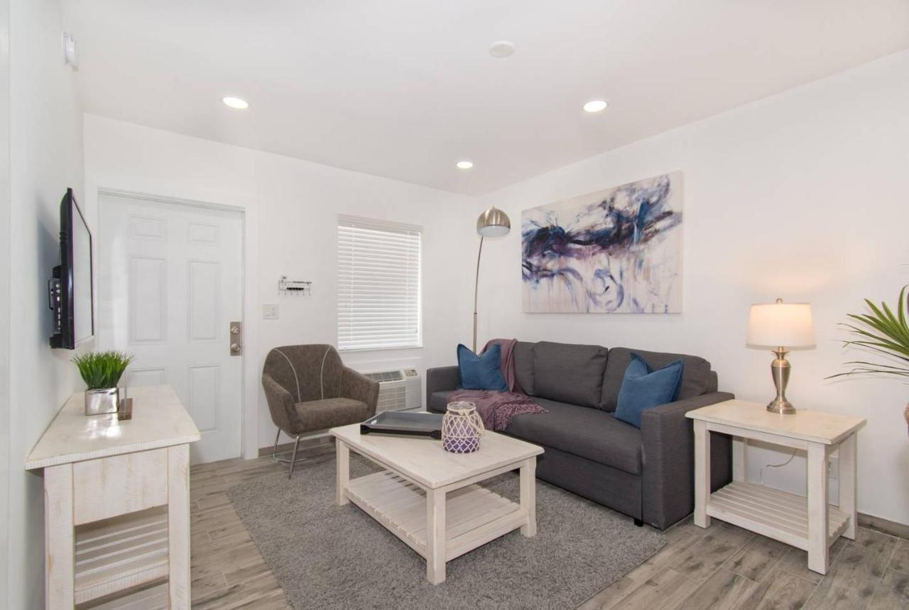 Lovely 1Br W Parking Space & Walk To The Beach #7 Hollywood Bagian luar foto