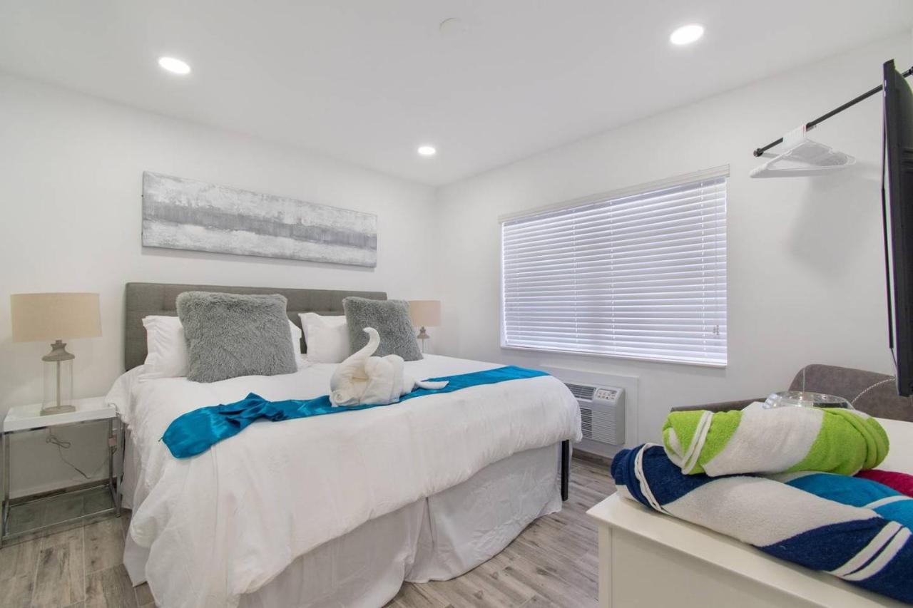 Lovely 1Br W Parking Space & Walk To The Beach #7 Hollywood Bagian luar foto