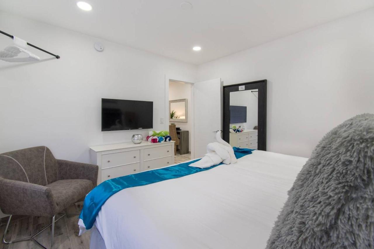 Lovely 1Br W Parking Space & Walk To The Beach #7 Hollywood Bagian luar foto