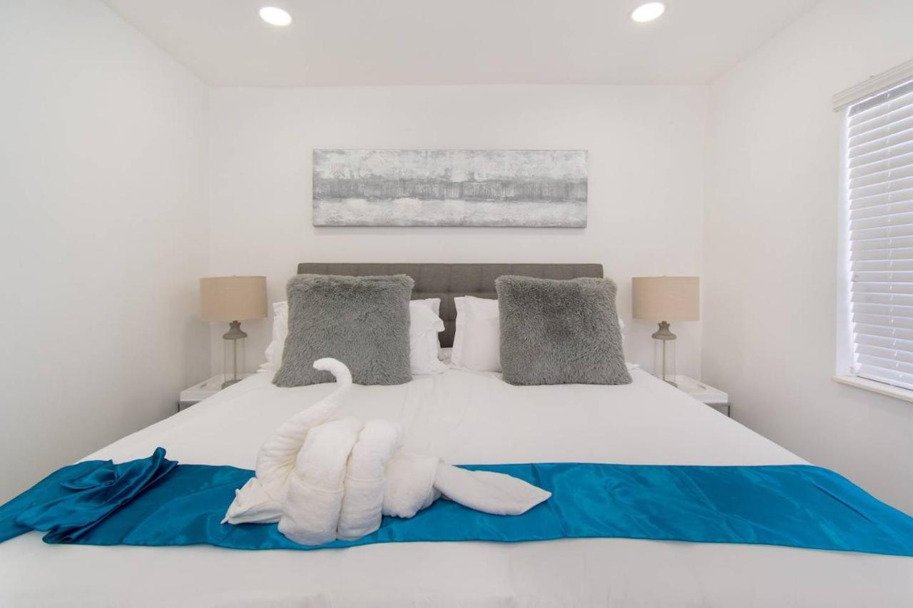 Lovely 1Br W Parking Space & Walk To The Beach #7 Hollywood Bagian luar foto